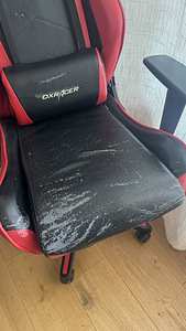 Игровое кресло DXRacer (2 фото из 2)