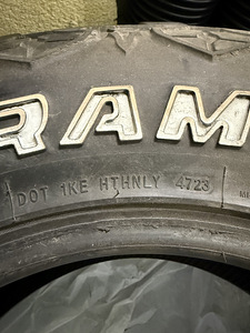 Sailun Terramax M/T LT265/70R17, DOT 4723. Mustrit ca 11–13 (2 foto / 4)