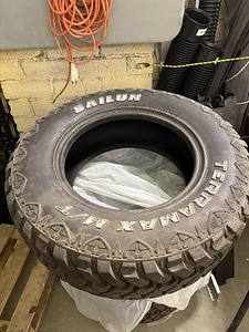 Sailun Terramax M/T LT265/70R17, DOT 4723. Mustrit ca 11–13 (4 foto / 4)