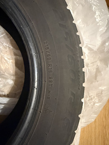 215/60 R16 Pirelli 2 шт. (4 фото из 4)