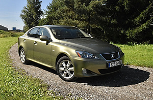 Lexus IS 220D (1 фото из 11)