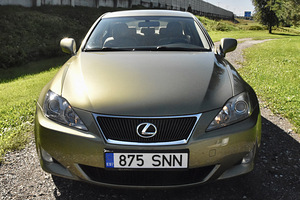 Lexus IS 220D (2 фото из 11)