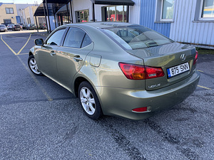 Lexus IS 220D (4 фото из 11)