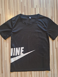 Футболка nike (1 фото из 3)