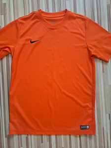 Футболка nike (1 фото из 4)