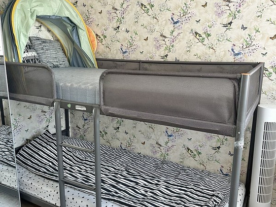 Двухъярусная кровать IKEA (TUFFING, металлический каркас)