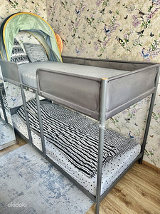 Двухъярусная кровать IKEA (TUFFING, металлический каркас) (2 фото из 3)