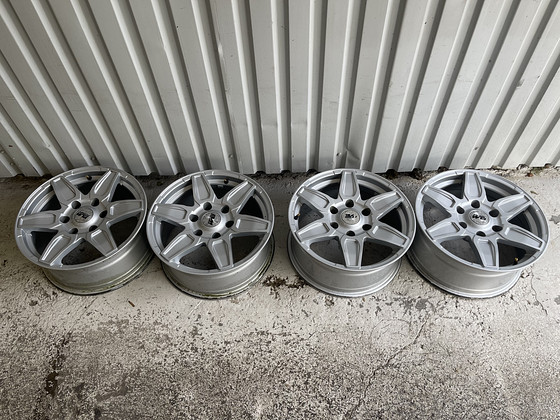 M: 6x139.7 veljed 17x7.5”