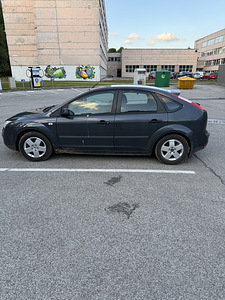 Ford Focus 2 (4 фото из 7)