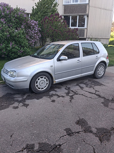 Volkswagen Golf 4 (2 фото из 10)
