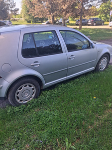Volkswagen Golf 4 (4 фото из 10)