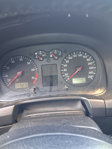 Volkswagen Golf 4 (6 фото из 10)