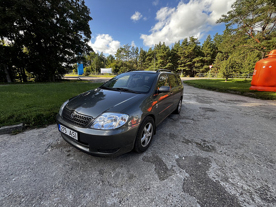 Toyota Corolla 1.6 81 кВт