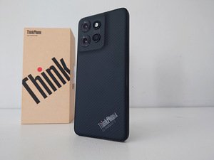 Бизнес-класс Moto Thinkphone 25, как новый (3 фото из 6)