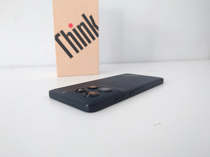 Бизнес-класс Moto Thinkphone 25, как новый (6 фото из 6)