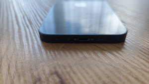 iPhone 12 (5 foto / 6)