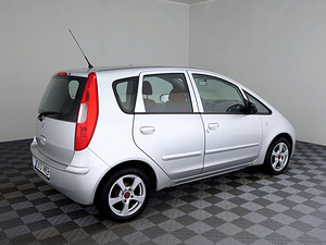 Mitsubishi Colt Elegance 1.3 70kW (3 фото из 7)