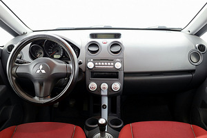 Mitsubishi Colt Elegance 1.3 70kW (5 фото из 7)