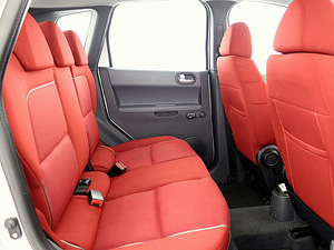 Mitsubishi Colt Elegance 1.3 70kW (7 фото из 7)
