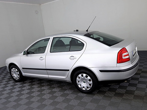 Skoda Octavia Comfortline 1.6 75kW (4 фото из 7)
