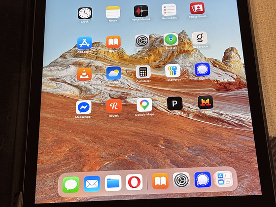 iPad (7-го поколения), 32GB, Wi‑Fi, Space Gray, чехол в комплекте