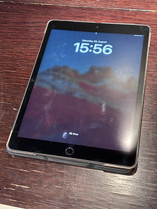 iPad (7-го поколения), 32GB, Wi‑Fi, Space Gray, чехол в комплекте (3 фото из 6)