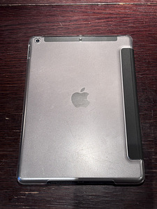 iPad (7-го поколения), 32GB, Wi‑Fi, Space Gray, чехол в комплекте (4 фото из 6)