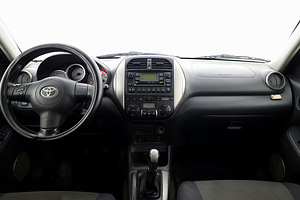 Toyota RAV4 Linea Sol Facelift 4x4 2.0 110kW (5 foto / 8)