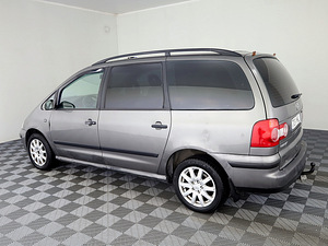 Volkswagen Sharan Comfortline Facelift ATM 1.9 TDI 85kW (4 фото из 8)