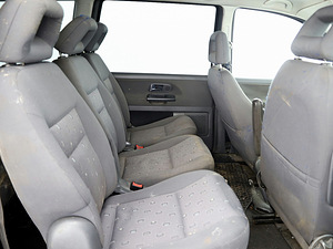Volkswagen Sharan Comfortline Facelift ATM 1.9 TDI 85kW (7 фото из 8)
