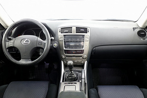 Lexus IS 220 Comfort 2.2 D 130kW (5 фото из 8)