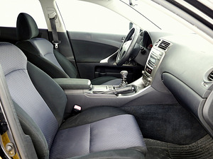 Lexus IS 220 Comfort 2.2 D 130kW (6 фото из 8)