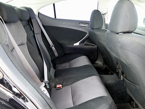Lexus IS 220 Comfort 2.2 D 130kW (7 фото из 8)