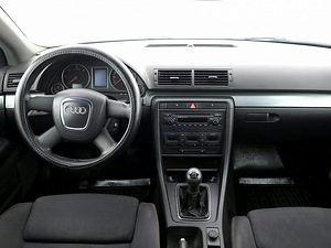 Audi A4 Comfortline 1.9 TDI 85kW (5 foto / 7)