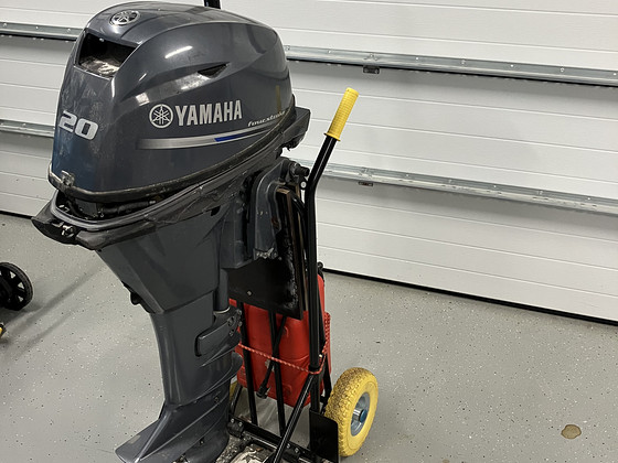 Лодочный мотор Yamaha 15hp