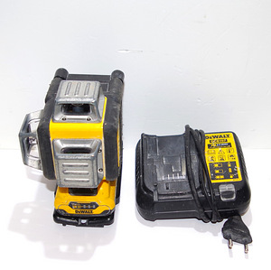 DeWalt лазерный нивелир DCE089G + DCB107+ аккумулятор 2.0Ah (2 фото из 3)