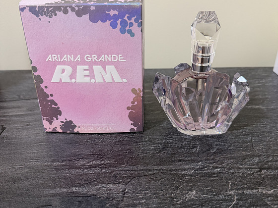 Ariana Grande R.E.M. EDP 50 мл женские духи