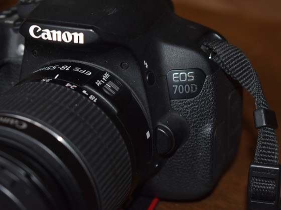 Canon EOS 700D digitaalne peegelkaamera EF-S 18-55mm objekti