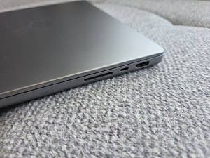 Apple MacBook Pro 14" A2442 M1 Pro 2021 (10 фото из 10)
