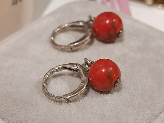 Red Bead Drop Huggie Hoop Earrings / Silver-toned / Minimali