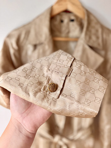 Gucci GG monogrammiga mantel – Babushka versioon (6 foto / 10)
