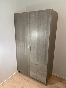 Väga kvaliteetne Unolik puidust riidekapp (2 foto / 8)