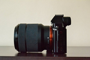 Sony A7 (ILCE-7) täiskaader hübriidkaamera (4 foto / 7)