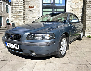 VOLVO S60 / АВТОМАТ / ТО 03.2027 (1 фото из 15)