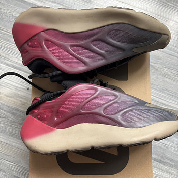 Adidas yeezy 700