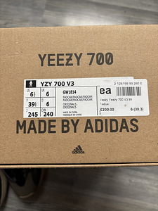Adidas yeezy 700 (4 фото из 5)