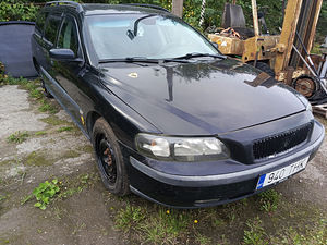 Volvo V70 на запчасти (1 фото из 2)