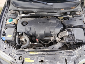 Volvo V70 на запчасти (2 фото из 2)
