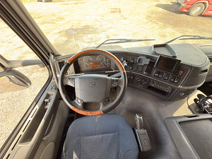 Volvo FM9 + кран (6 фото из 9)