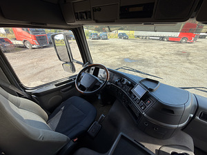 Volvo FM9 + кран (7 фото из 9)